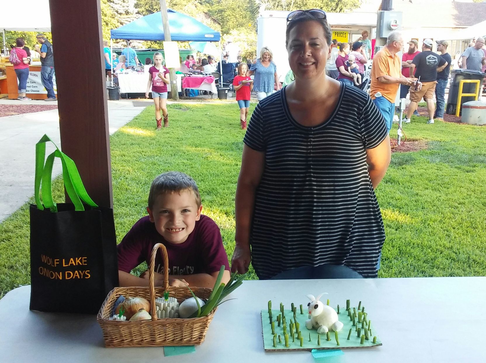 Art winners at Onion Days